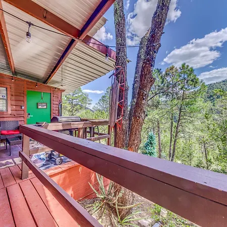 Mountain-View Cabin With Deck In Ruidoso!